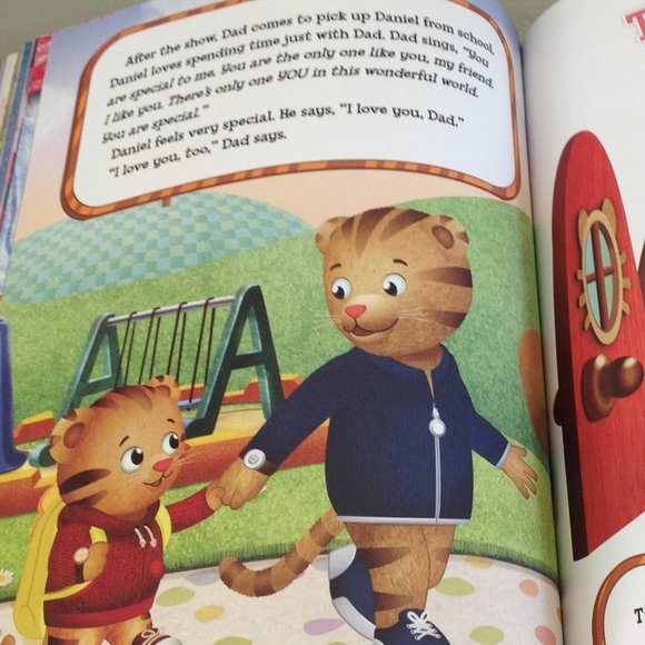 Adorable Daniel Tiger's 12  Five Minute Stories - Picture 8 of 10